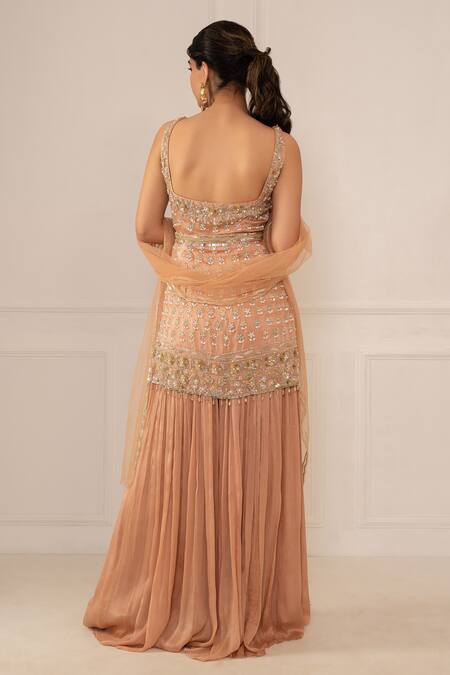 Shop Mani Bhatia Peach Silk Chiffon Embroidery Square Neck Kurta Set at Aza Fashions Shop_Mani Bhatia_Peach Silk Chiffon Embroidery Square Neck Kurta Set _at_Aza_Fashions