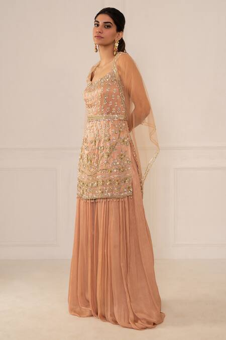 Mani Bhatia Peach Silk Chiffon Embroidery Square Neck Kurta Set Online at Aza Fashions Mani Bhatia_Peach Silk Chiffon Embroidery Square Neck Kurta Set _Online_at_Aza_Fashions