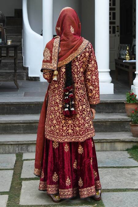 Shop Heena Kochhar Red Velvet Kurta Sharara Set at Aza Fashions Shop_Heena Kochhar_Red Velvet Kurta Sharara Set_at_Aza_Fashions