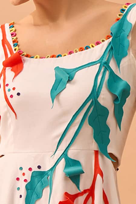 Vidhi Wadhwani White Twill Cotton Round Applique Dress Online at Aza Fashions Vidhi Wadhwani_White Twill Cotton Round Applique Dress _Online_at_Aza_Fashions