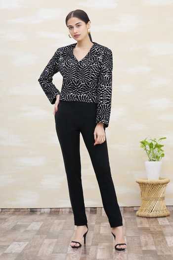 Kommal Sood Textured Jacket & Trouser 