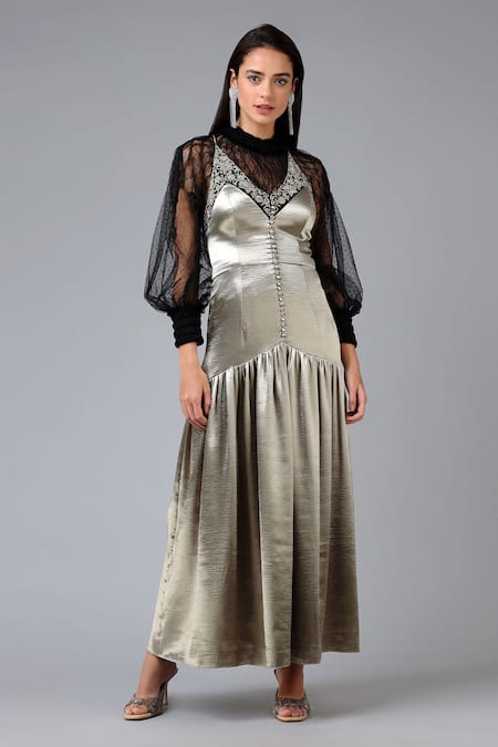 Geisha Designs Black Embroidery Inner Round Gown V-neck Metallic  