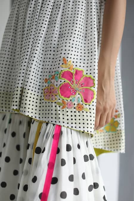 Shop Rajiramniq White Cotton Silk Embroidery Square Neck Printed Kurta Set Online at Aza Fashions Shop_Rajiramniq_White Cotton Silk Embroidery Square Neck Printed Kurta Set _Online_at_Aza_Fashions