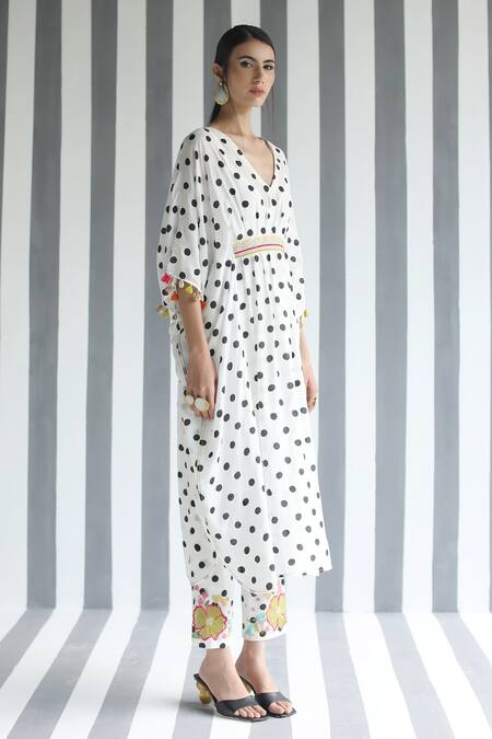 Rajiramniq_White Cotton Silk Embroidery V Neck Printed Kurta And Pant Set _Online_at_Aza_Fashions