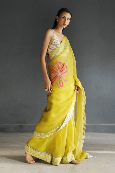 Rajiramniq_Yellow Organza Embroidery Leaf Neck Applique Saree With Unstitched Blouse Piece _Online_at_Aza_Fashions