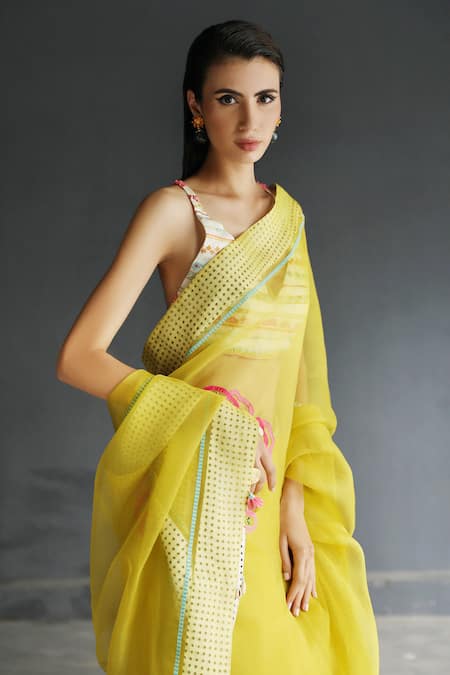 Shop_Rajiramniq_Yellow Organza Embroidery Leaf Neck Applique Saree With Unstitched Blouse Piece _Online_at_Aza_Fashions