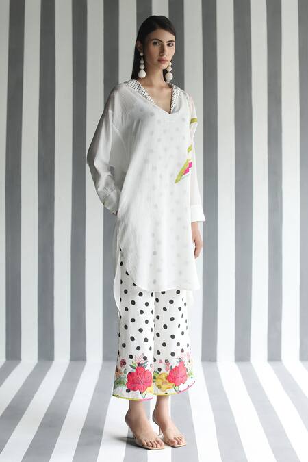 Rajiramniq White Cotton Silk Embroidery V Neck Printed Kurta And Pant Set Online at Aza Fashions Rajiramniq_White Cotton Silk Embroidery V Neck Printed Kurta And Pant Set _Online_at_Aza_Fashions