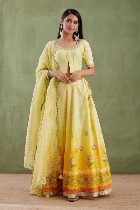Abbaran Yellow Chanderi Dupatta Banarasi Embroidery U Printed Lehenga Set 