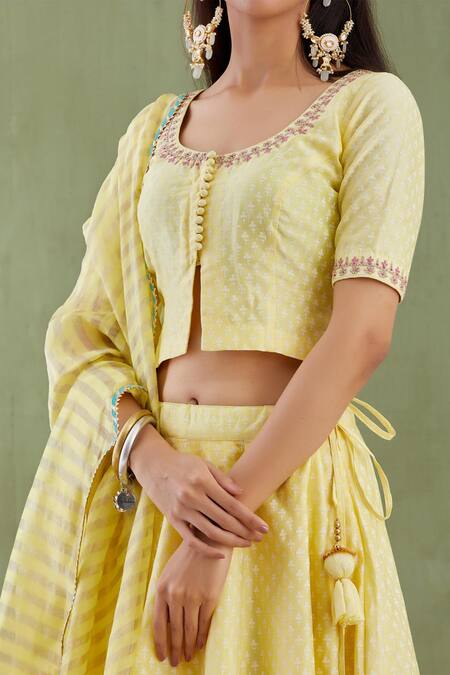 Abbaran_Yellow Chanderi Dupatta Banarasi U Neck Printed Lehenga Set _at_Aza_Fashions