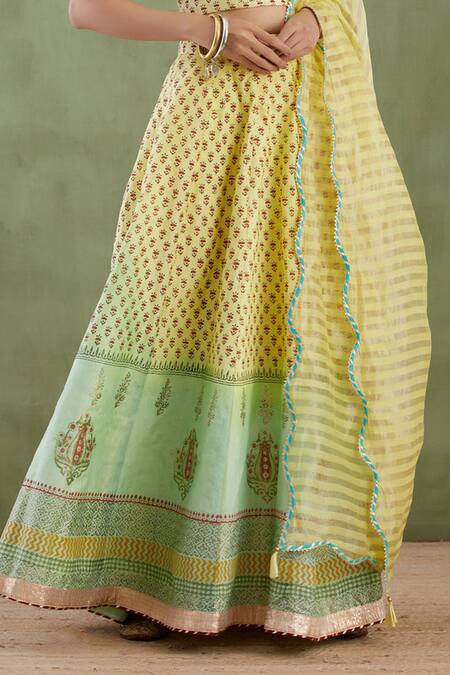 Abbaran_Yellow Chanderi Dupatta Banarasi U Neck Printed Lehenga Set _at_Aza_Fashions
