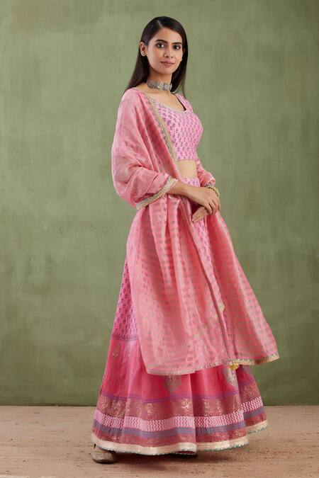 Abbaran_Pink Chanderi Dupatta Banarasi U Neck Printed Lehenga Set _Online_at_Aza_Fashions