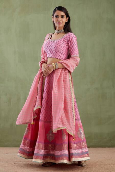 Buy_Abbaran_Pink Chanderi Dupatta Banarasi U Neck Printed Lehenga Set _Online_at_Aza_Fashions