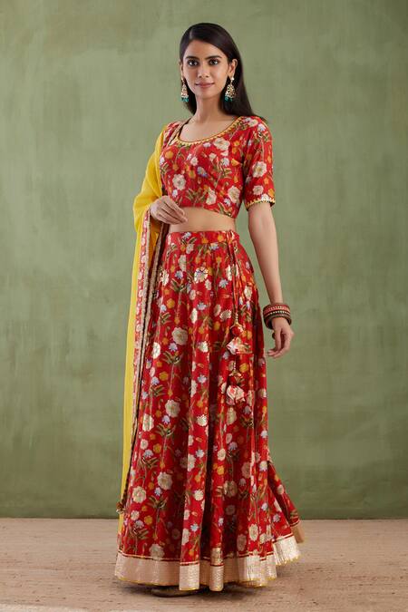 Buy_Abbaran_Yellow Cotton Silk Dupatta Chanderi Round Printed Lehenga Set _Online_at_Aza_Fashions