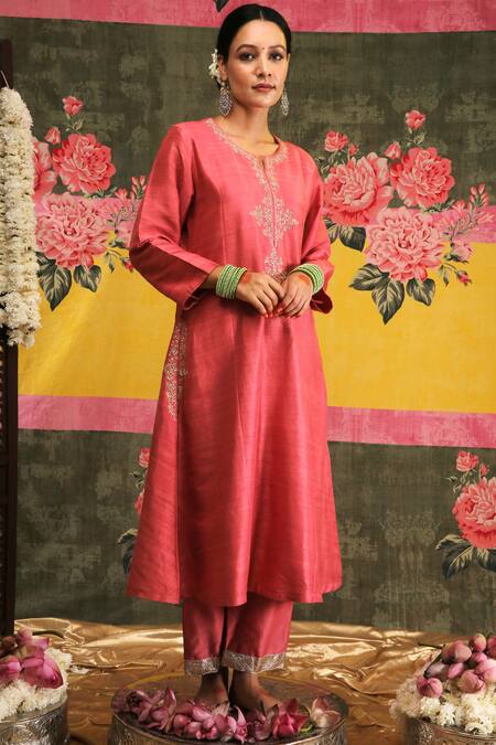 Shop Vrinda By Pundrik Dubey Pink Raw , Satin , Chanderi Notched Sandli Gulabi Anarkali Set at Aza Fashions Shop_Vrinda By Pundrik Dubey_Pink Raw , Satin , Chanderi Notched Sandli Gulabi Anarkali Set_at_Aza_Fashions