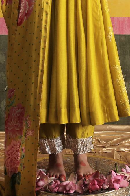 Vrinda By Pundrik Dubey Yellow Satin , Chanderi Round Sandli Peeli Anarkali Set at Aza Fashions Vrinda By Pundrik Dubey_Yellow Satin , Chanderi Round Sandli Peeli Anarkali Set_at_Aza_Fashions