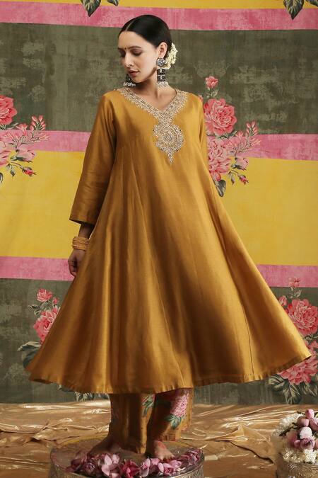Shop Vrinda By Pundrik Dubey Yellow Chanderi , Organza V Neck Sandli Swarn Anarkali Set at Aza Fashions Shop_Vrinda By Pundrik Dubey_Yellow Chanderi , Organza V Neck Sandli Swarn Anarkali Set_at_Aza_Fashions