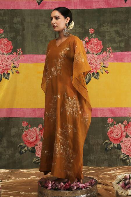 Shop Vrinda By Pundrik Dubey Yellow Handwoven Chanderi Silk V Neck Sandli Swarn Jaal Kaftan at Aza Fashions Shop_Vrinda By Pundrik Dubey_Yellow Handwoven Chanderi Silk V Neck Sandli Swarn Jaal Kaftan_at_Aza_Fashions