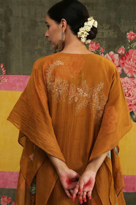 Buy Vrinda By Pundrik Dubey Yellow Handwoven Chanderi Silk V Neck Sandli Swarn Jaal Kaftan Online at Aza Fashions Buy_Vrinda By Pundrik Dubey_Yellow Handwoven Chanderi Silk V Neck Sandli Swarn Jaal Kaftan_Online_at_Aza_Fashions