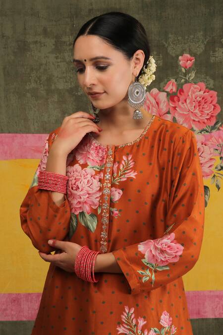 Buy Vrinda By Pundrik Dubey Orange Chanderi , Organza Round Sandli Sham-e-khas Anarkali Set Online at Aza Fashions Buy_Vrinda By Pundrik Dubey_Orange Chanderi , Organza Round Sandli Sham-e-khas Anarkali Set_Online_at_Aza_Fashions