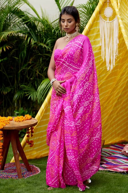 Buy_Ruchira Nangalia_Pink Crepe Bandhani Motif Saree _Online_at_Aza_Fashions