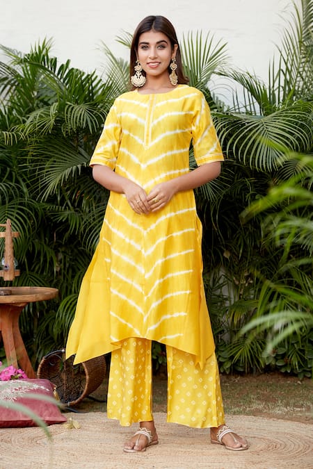 Ruchira Nangalia Leheriya Print Kurta & Pant Set 