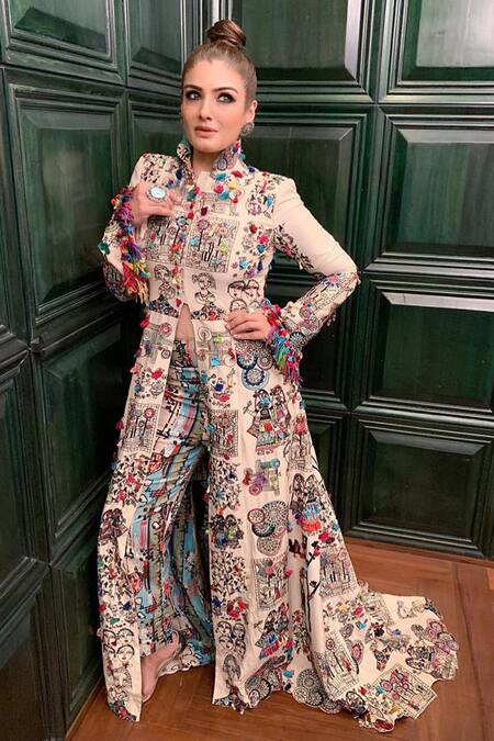 Sangeeta Boochra_Silver Plated Floral Stud Earrings _Online_at_Aza_Fashions