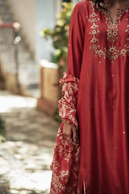 House Of Pink Red Bottom Cotton Satin, Kurta And Dupatta Chanderi Notched Set at Aza Fashions House Of Pink_Red Bottom Cotton Satin, Kurta And Dupatta Chanderi Notched Set _at_Aza_Fashions