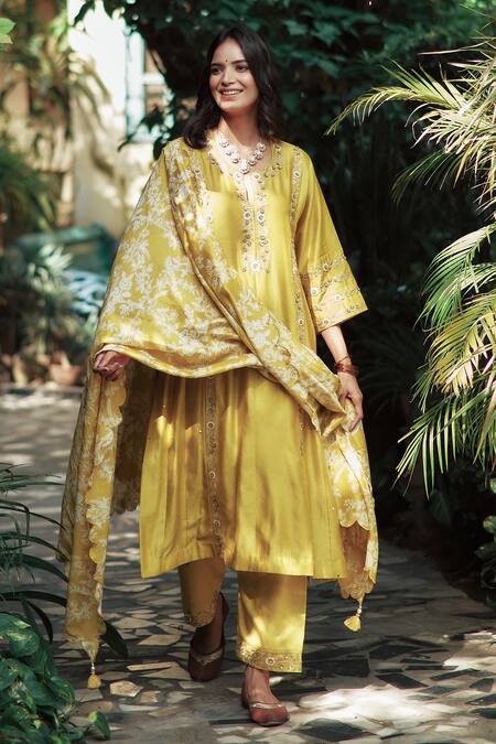 Buy House Of Pink Yellow Bottom Cotton Satin, Kurta And Dupatta Chanderi Notched Set Online at Aza Fashions Buy_House Of Pink_Yellow Bottom Cotton Satin, Kurta And Dupatta Chanderi Notched Set _Online_at_Aza_Fashions