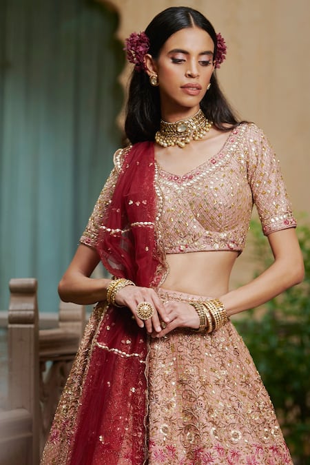 Shiva Golden & Red Raw Silk Zardosi Designer Traditional Bridal Lehenga -  Mohi Fashion at Rs 595000.00, Visakhapatnam | ID: 2852809530433