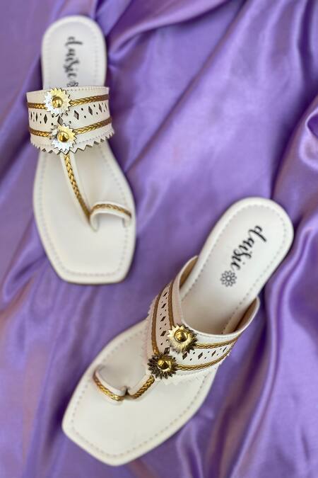 Daisie_White Embellished Kolhapuri Flats_Online_at_Aza_Fashions