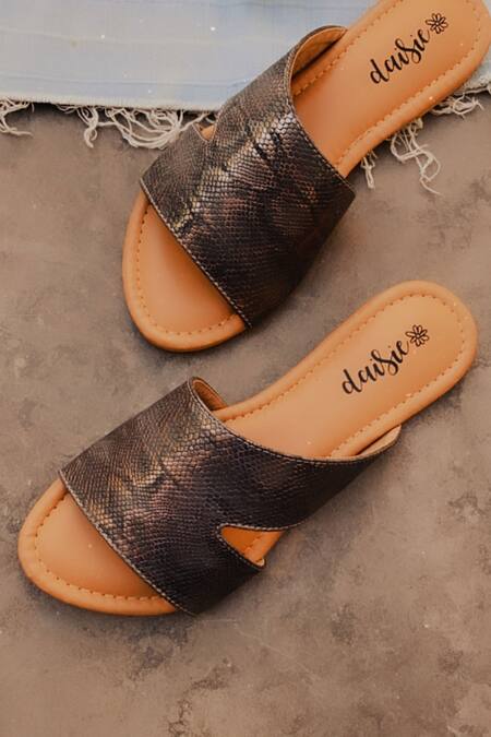 Shop_Daisie_Black Animal Print Flats_Online_at_Aza_Fashions