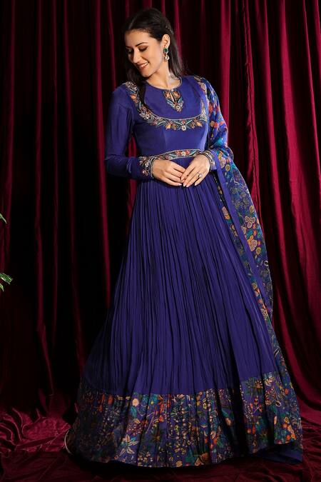 Buy Aayushi Maniar Purple Anarkali Crepe Silk, Dupatta Organza Round With Printed Online at Aza Fashions Buy_Aayushi Maniar_Purple Anarkali Crepe Silk, Dupatta Organza Round With Printed_Online_at_Aza_Fashions