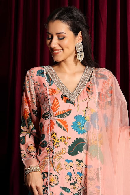 Shop_Aayushi Maniar_Peach Dupatta Organza, Pant Cotton Silk, Tunic Habutai Floral Motif Kurta Set _Online_at_Aza_Fashions
