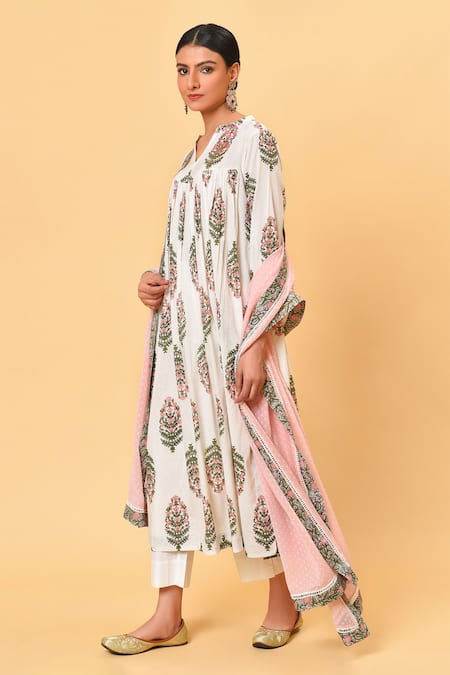 Buy_NUHH_White Chiffon, 100% Cotton, 100% Viscose V Neck Block Printed Kurta Set _Online_at_Aza_Fashions