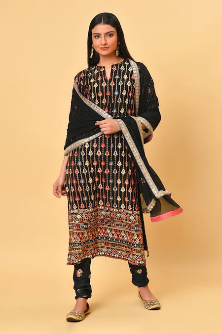 NUHH Embroidered Straight Kurta Set 