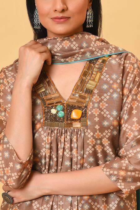 Shop_NUHH_Beige Chanderi, Lining Cotton V Neck Printed Kurta Set _Online_at_Aza_Fashions