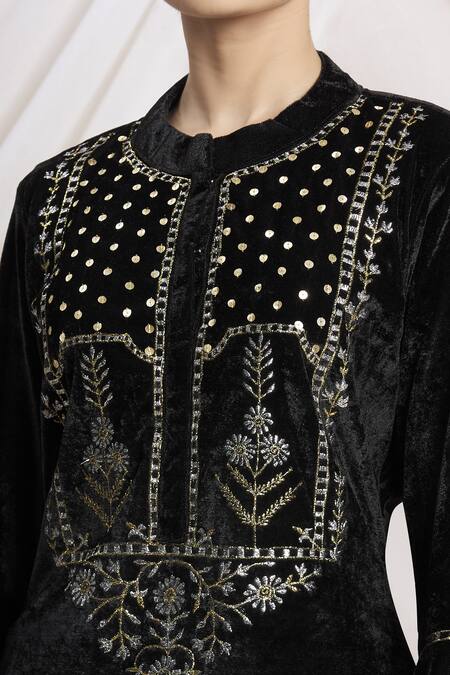 Nazaakat By Samara Singh Black Velvet Embroidered Sequins Umbrella Sleeves Kurta And Pant Set at Aza Fashions Nazaakat By Samara Singh_Black Velvet Embroidered Sequins Umbrella Sleeves Kurta And Pant Set _at_Aza_Fashions