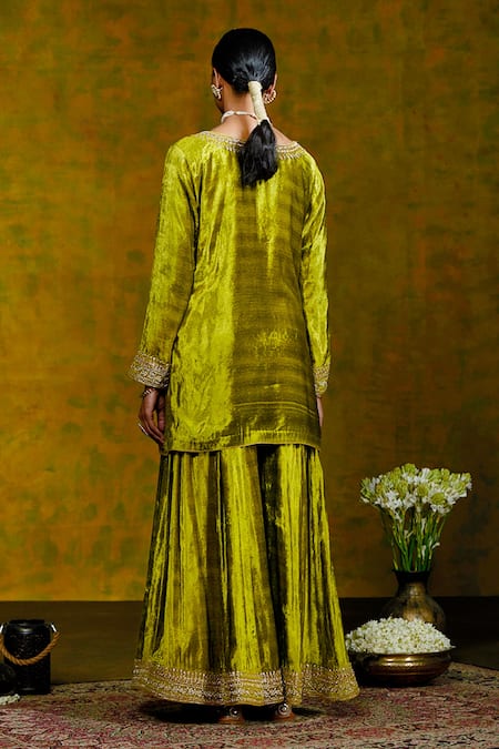 Weaver Story Kurta Set With Zardozi Work