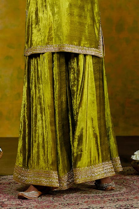 Weaver Story_Green Kurta And Pant Pure Velvet Lining Cotton Dupatta Tissue Set With Work _at_Aza_Fashions