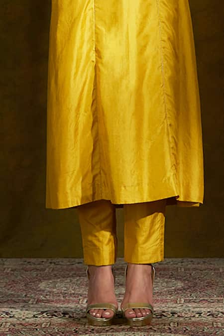 Buy_Weaver Story_Yellow Mulberry Silk Lining Cotton V Neck Kalidar Kurta And Pant Set _Online_at_Aza_Fashions