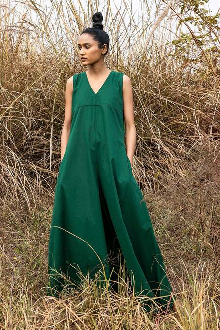 Shop Kharakapas Green Poplin V Neck Song Of Robin Jumpsuit Online at Aza Fashions Shop_Kharakapas_Green Poplin V Neck Song Of Robin Jumpsuit _Online_at_Aza_Fashions