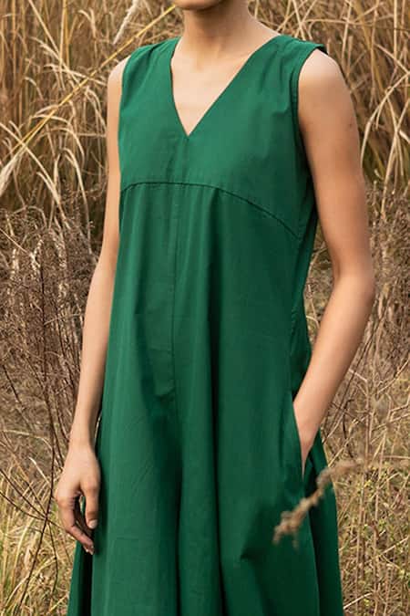 Kharakapas Green Poplin V Neck Song Of Robin Jumpsuit at Aza Fashions Kharakapas_Green Poplin V Neck Song Of Robin Jumpsuit _at_Aza_Fashions