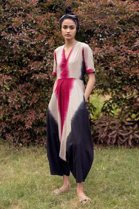 Kharakapas Multi Color Mulmul Shibori V Neck Dancing In The Rain Jumpsuit 