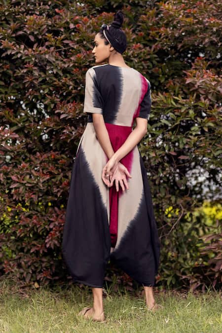 Shop Kharakapas Multi Color Mulmul Shibori V Neck Dancing In The Rain Jumpsuit at Aza Fashions Shop_Kharakapas_Multi Color Mulmul Shibori V Neck Dancing In The Rain Jumpsuit _at_Aza_Fashions