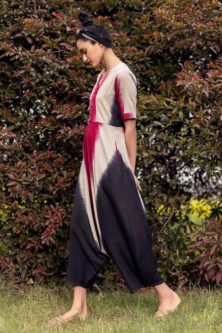 Buy Kharakapas Multi Color Mulmul Shibori V Neck Dancing In The Rain Jumpsuit Online at Aza Fashions Buy_Kharakapas_Multi Color Mulmul Shibori V Neck Dancing In The Rain Jumpsuit _Online_at_Aza_Fashions