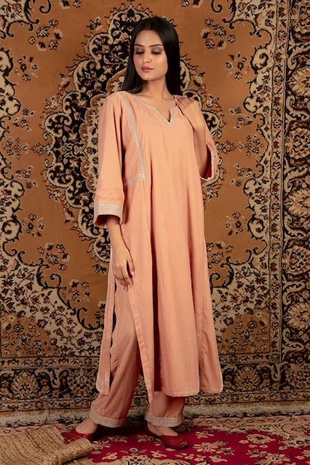 Priya Chaudhary Peach Silk Velvet Embroidered Sequin V Neck Kurta  3