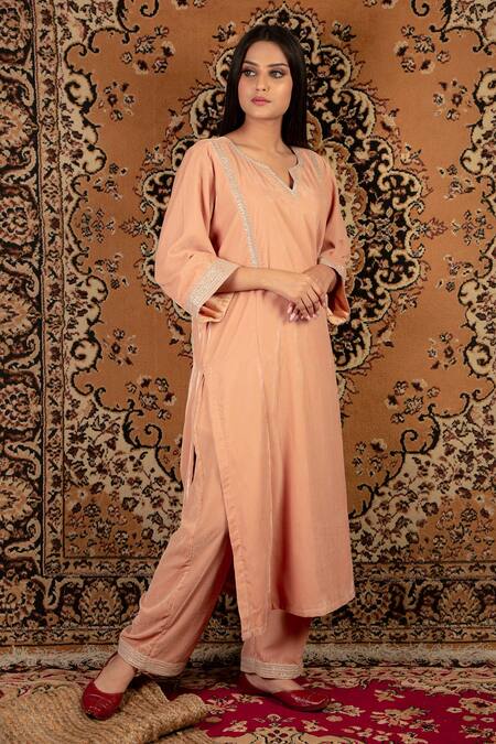 Priya Chaudhary Peach Silk Velvet Embroidered Sequin V Neck Kurta  5