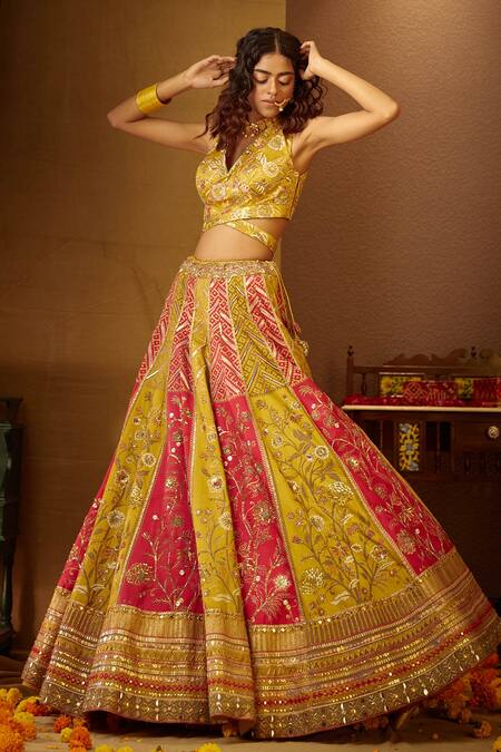Moledro_Yellow Modal Satin Dupatta Butterfly Net Floral Motifs V Paakhi Lehenga Set _Online_at_Aza_Fashions