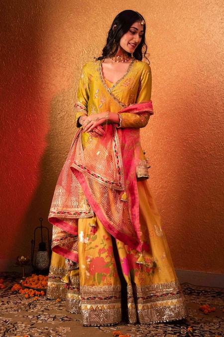 Moledro_Yellow Chanderi And Net, Twill Floral, Sequin & Gota Kurta Lehenga Set _Online_at_Aza_Fashions