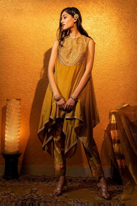 Moledro_Green Crepe, Silk Chanderi And Organza Cutdana Round Kurta Set _Online_at_Aza_Fashions